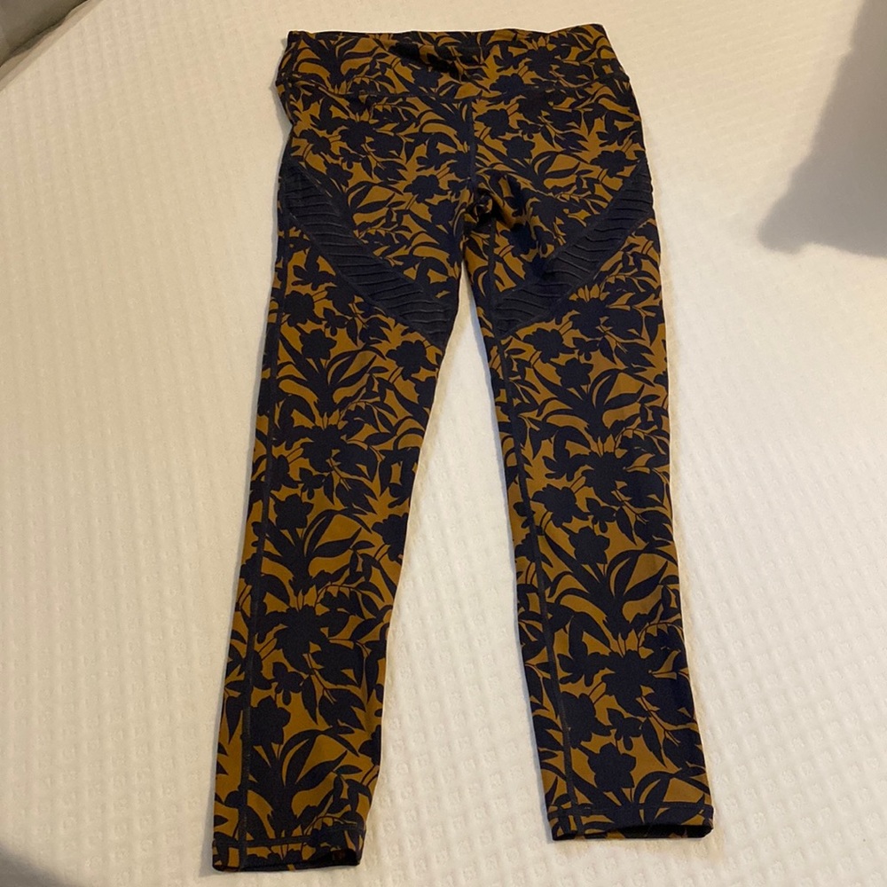 Womens exercise leggings